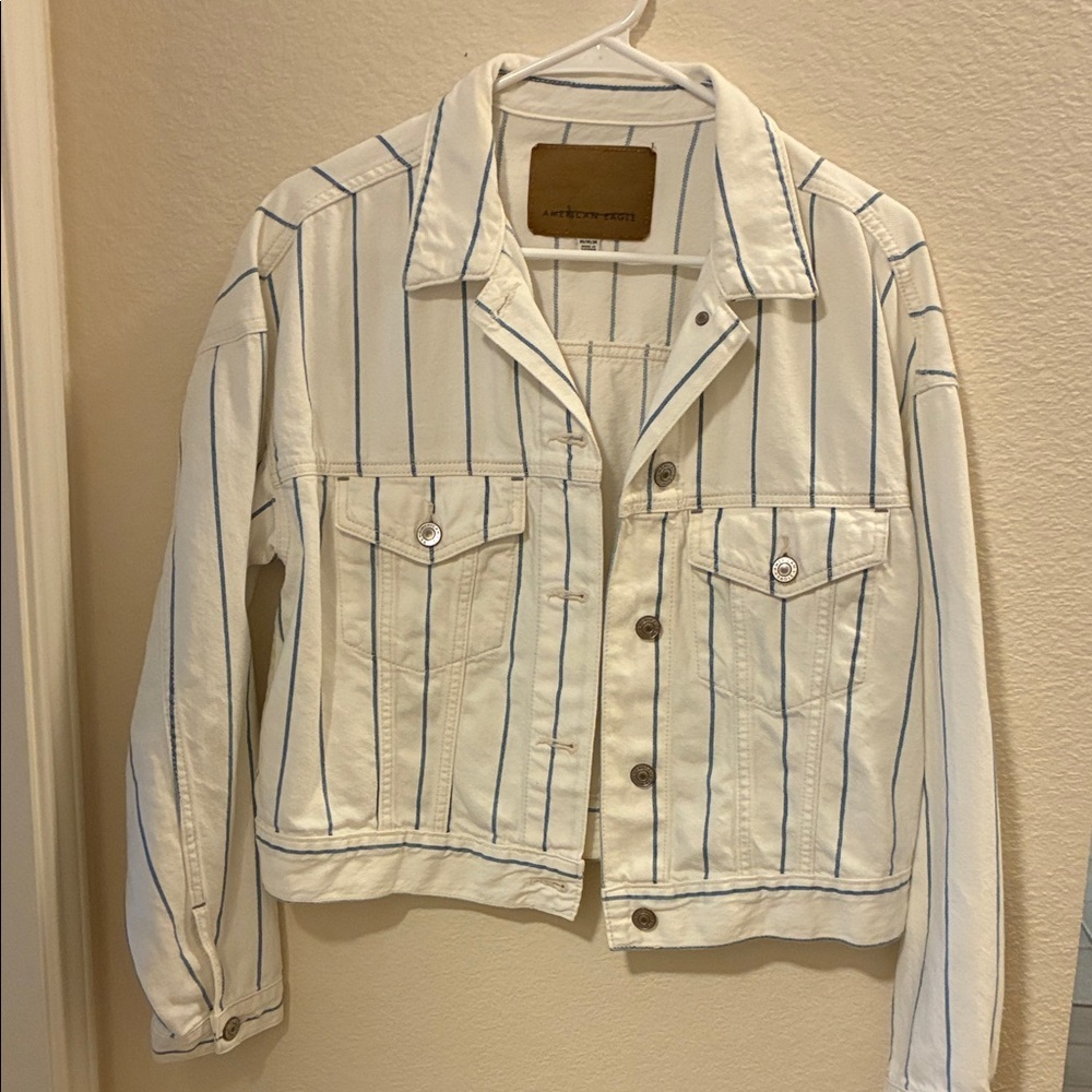American Eagle Outfitters Cream and Blue Jean Jacket